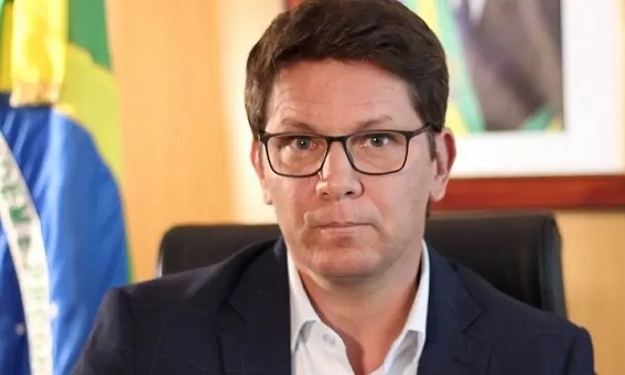 Mario Frias 'desliza' no português e vira chacota ao pedir 'Fora Titi'