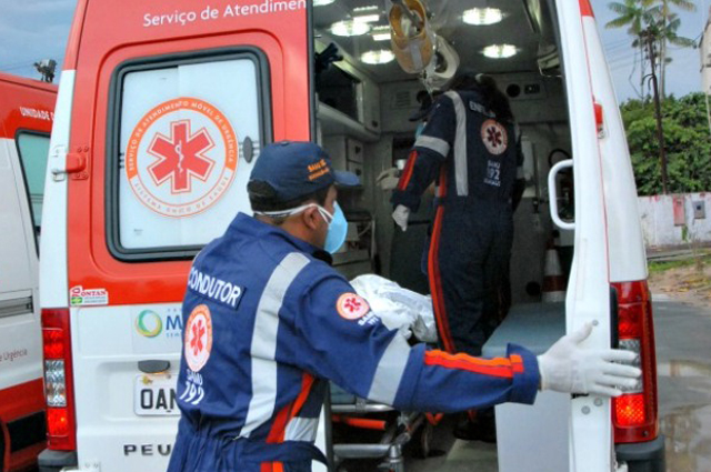 Em Manaus, homem é baleado dentro de boca de fumo 