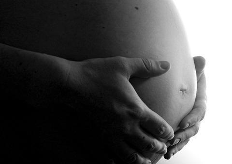 Grávida é ameaçada de morte por amante após comprar moto com dinheiro que ele deu para aborto