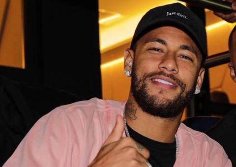 Neymar pede música para crush em live de Felipe Araújo 