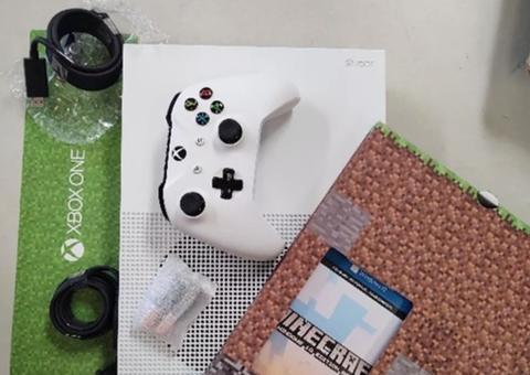 Leilão da Receita tem MacBook por mil reais e Xbox ou PS4 por até R$ 600