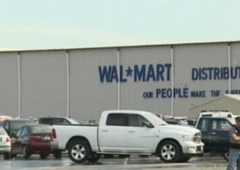 Tiroteio dentro do Walmart deixa dois mortos e quatro feridos