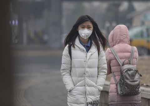 China isola meio milhão de pessoas após novo surto de coronavírus no país