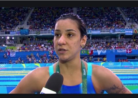 Ex-atletas olímpicos Joanna Maranhão e Luciano Corrêa sofrem acidente de carro em Recife