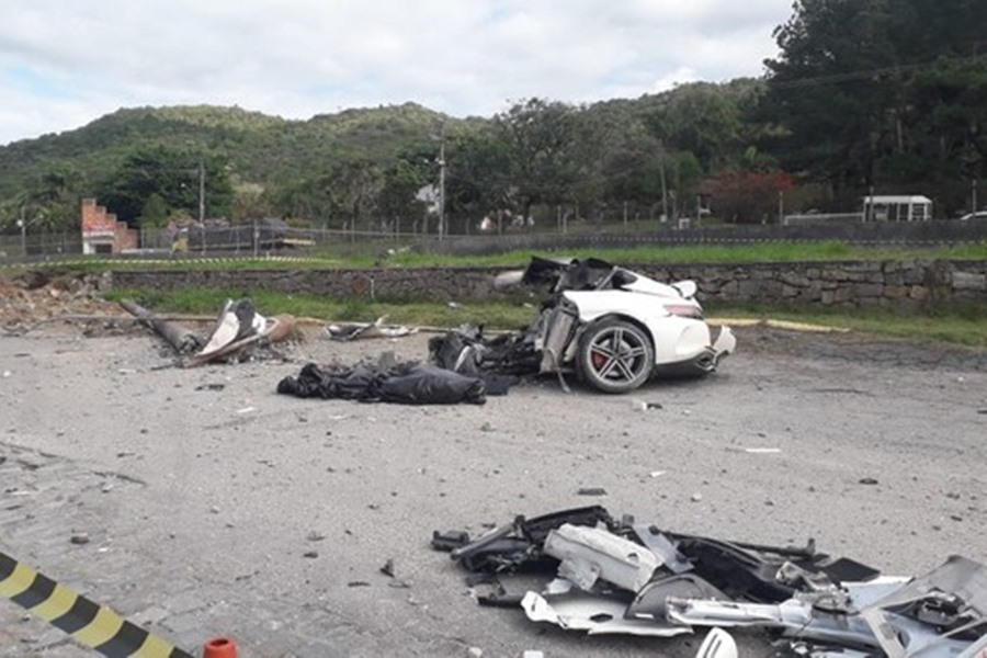 Diretor de rede de supermercados morre em acidente violento