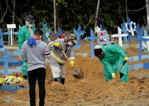 Manaus registra menos de 40 enterros no domingo