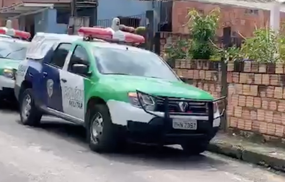 Coberto de formiga, homem é achado morto no quintal de casa em Manaus 