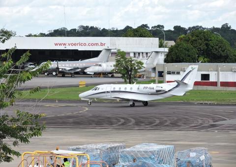 Alvo da PF, governador Wilson Lima desembarca em Manaus; imagens exclusivas
