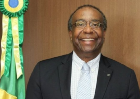 Decotelli deixa MEC após revelações de falsidades em currículo