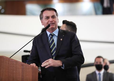 Bolsonaro diz que projeto sobre fake news não vai vingar e fala em possibilidade de veto