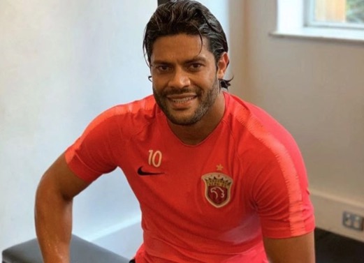 Irmãs de Hulk recebem auxílio emergencial e jogador toma atitude 