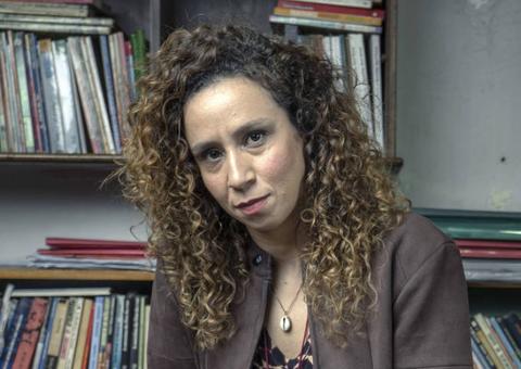 Thalita Carauta assume namoro com atriz da Globo