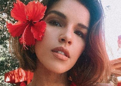 Mariana Rios surpreende ao revelar gravidez com foto de barriguinha crescendo