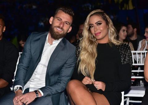 Rafaella Santos reata namoro com jogador Lucas Lima