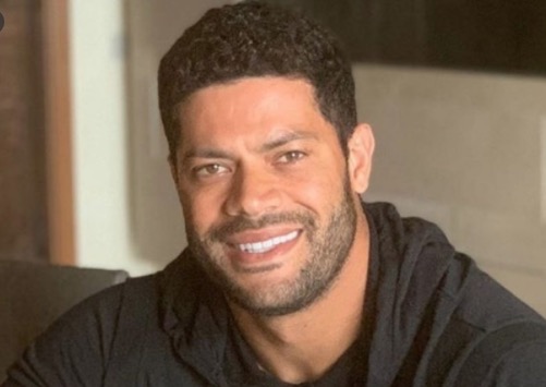 Jogador Hulk se pronuncia ao descobrir que irmãs recebem auxílio emergencial