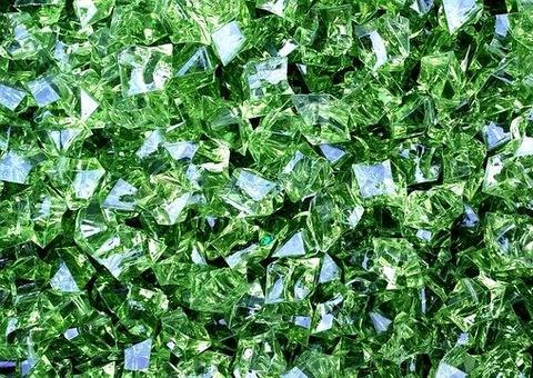 Mais de 100 pessoas morrem durante deslizamento de terra em mina de pedras preciosas