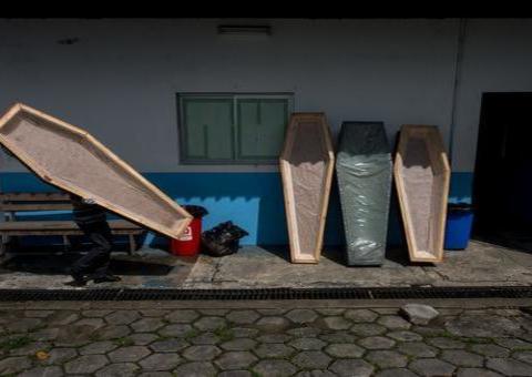 MP investiga irregularidades na compra de urnas funerárias em Guajará 