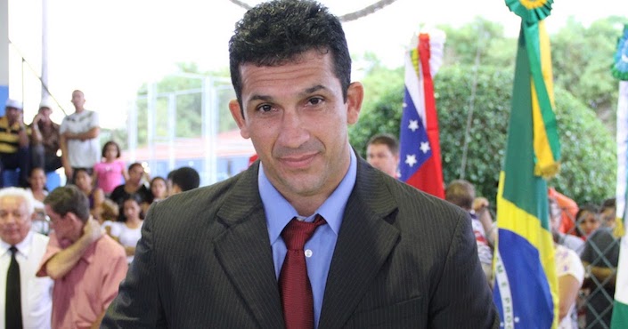 Prefeito de Manacapuru renova contrato com 25% de reajuste em um ano