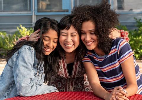 'Eu Nunca' é renovada pela Netflix