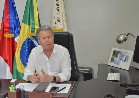 Prefeito de Manaus extingue secretarias para economia de R$ 6,7 milhões 
