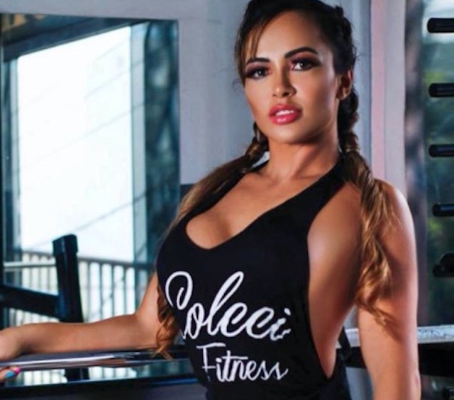 Ex-affair de Eduardo Costa posa nua em ensaio sensual 