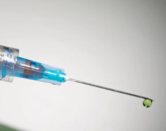 Vacinas poderão controlar a covid-19, diz diretor do Butantan