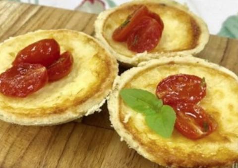 Empadinha caprese da Ana Maria Braga faz sucesso nas redes sociais