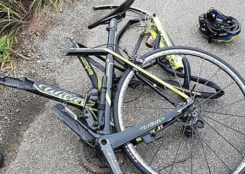 Ciclista é atropelado por carro em rua de Manaus 