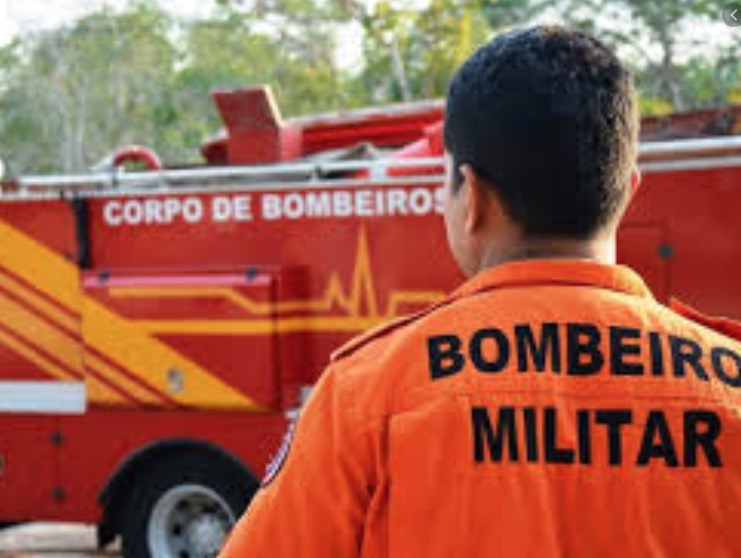 Homem fica ferido e motocicleta pega fogo após acidente em Manaus 