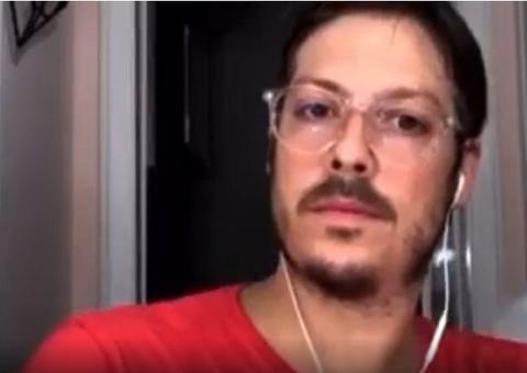 Mulher de Fábio Porchat surge pelada durante live do humorista com Guilherme Boulos