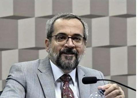 Juiz que arquivou processo de suspensão da nomeação de Weintraub ao Banco Mundial é tio do advogado de Queiroz