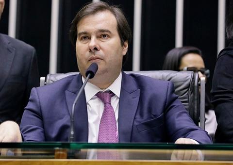 Maia diz que plataformas querem evitar lei das fake news porque 'vivem do radicalismo'