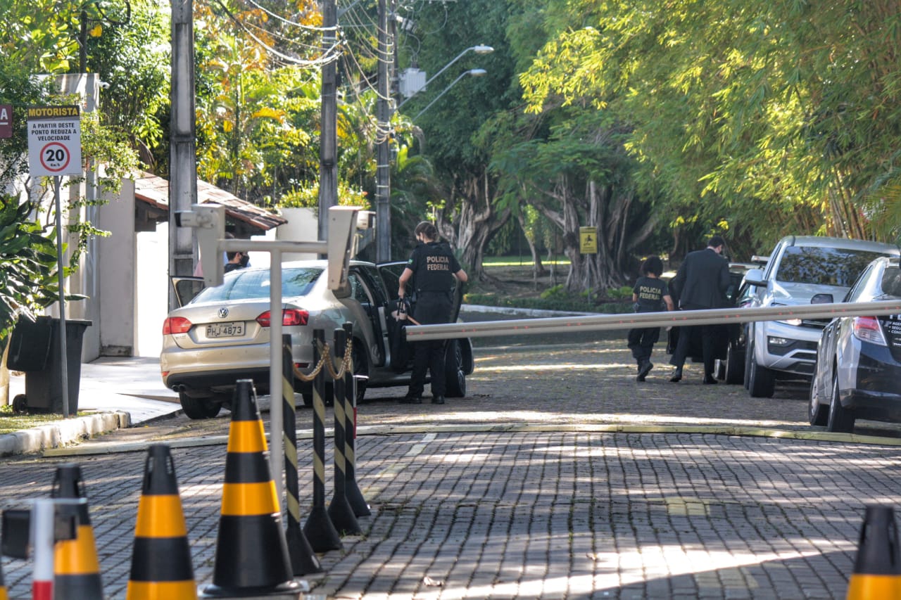 Empresária suspeita de envolvimento em empresa de respiradores superfaturados deixa presídio