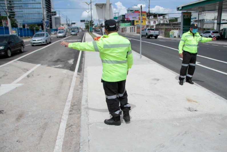 Com fiscalização, Faixa Azul da Constantino Nery volta a funcionar nesta segunda-feira