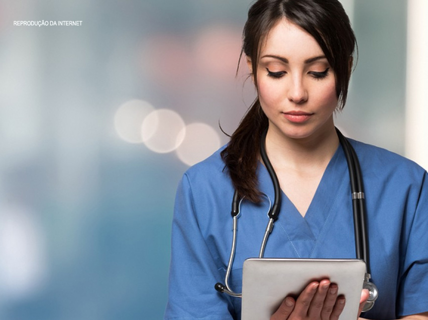 Servidora garante na Justiça direito de exercer dois cargos públicos