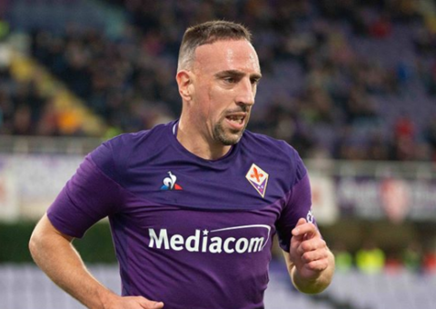 Ribéry tem casa assaltada na Itália e jogador posta vídeo da ‘bagunça’ 