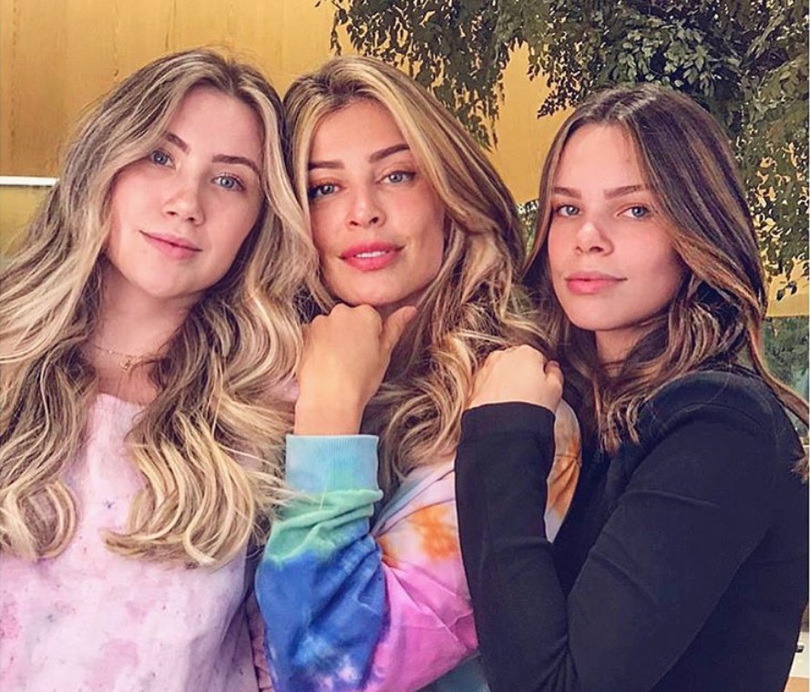 Grazi Massafera posa com sobrinhas gatas e arranca elogios