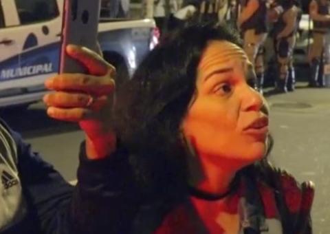 ‘Cidadã não, desempregada’, internautas repercutem demissão de mulher que atacou fiscal