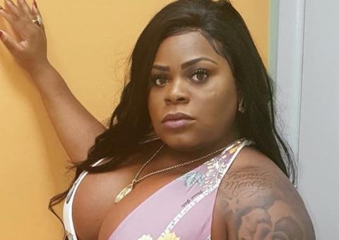 Jojo Todynho mostra nova função para vibrador e diverte seguidores 