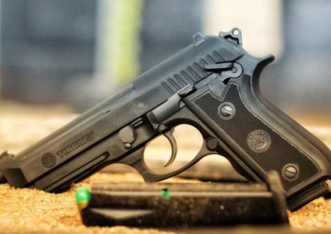 Esposa de policial é baleada por traficantes 