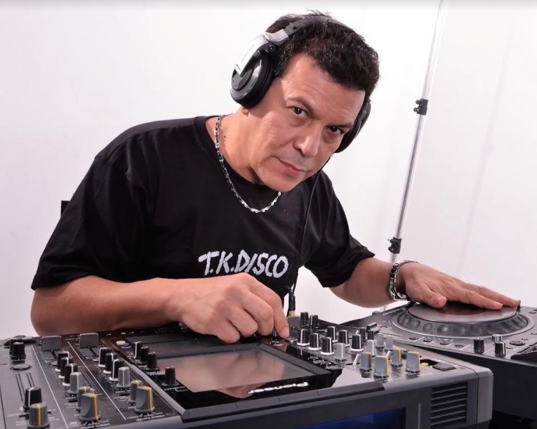 DJ Raidi Rebello comanda primeira festa disco 'drive-in' do Brasil