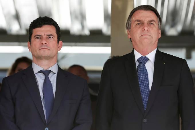 Moro e Mandetta mandam recado a Bolsonaro com Covid-19: 'se expondo muito'