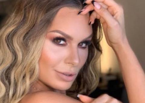 Ex-Pânico 'Mendigata' é flagrada em clima de romance com morena misteriosa