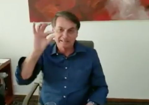 Bolsonaro posta vídeo tomando cloroquina e 'faz propaganda': ‘Eu confio e você?’