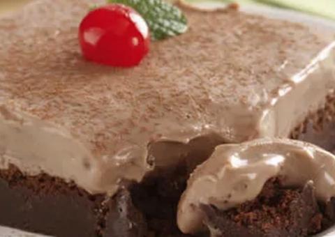 Veja como fazer a torta de chocolate cremosa da Ana Maria Braga