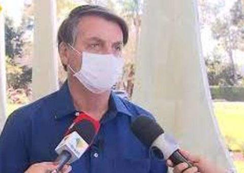 Emissoras de TV tomam atitude após Bolsonaro ficar perto de jornalistas