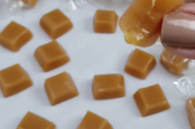 Veja como fazer a deliciosa bala de infância com apenas 3 ingredientes 