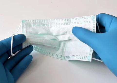 Anúncio de emprego pede babá infectada com Covid para cuidar de crianças