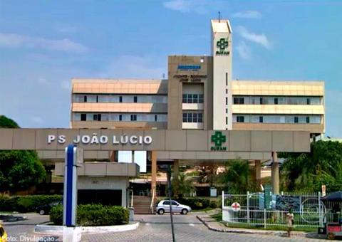 'Irmãos do tráfico' atacam e esfaqueiam adolescente no meio da rua