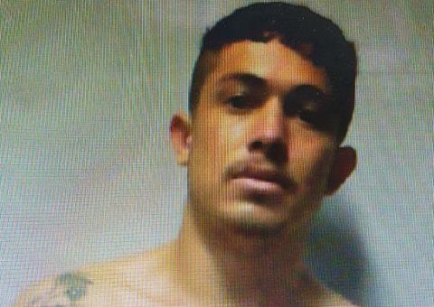 Polícia procura suspeito de liderar grupo que ameaçava cortar dedos de vítimas em Manaus 